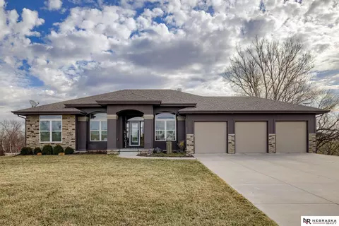12307 N 69th St, Omaha, NE 68152