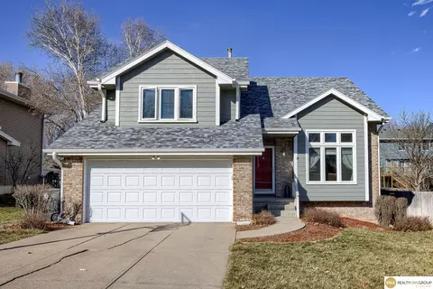 15220 Patterson Dr, Omaha, NE 68137