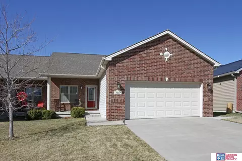 7611 Greycliff Dr, Lincoln, NE 68516