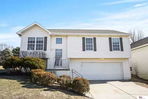 9015 N 155th St, Bennington, NE 68007