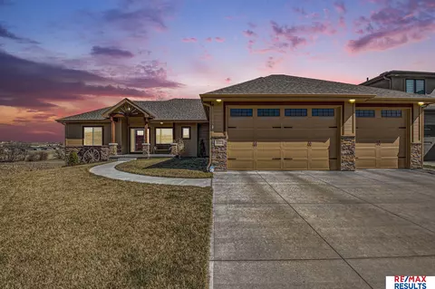 4911 N 183rd St, Elkhorn, NE 68022