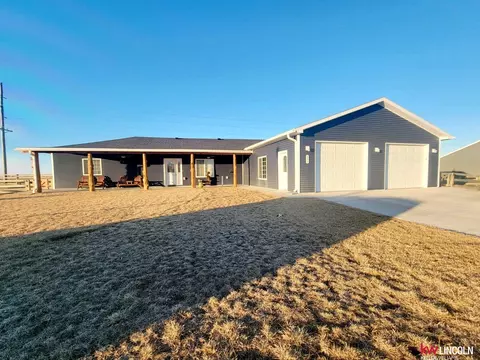 803 Grandview St, Sutton, NE 68979
