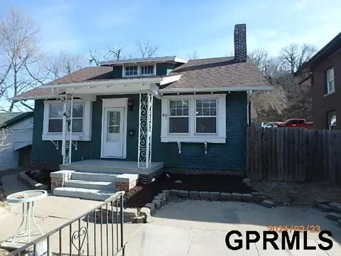 27 Bluff St, Council Bluffs, IA 51503