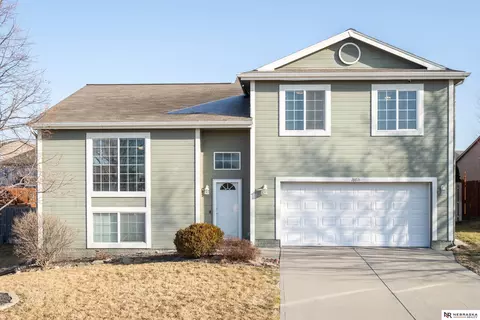 18816 Drexel St, Omaha, NE 68135