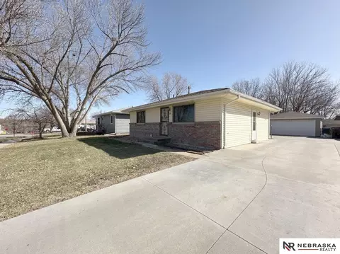 431 Nelson St, Lincoln, NE 68521