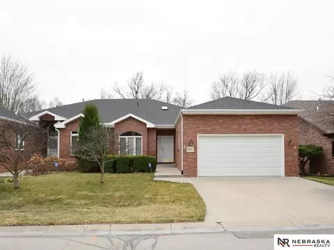 6617 Flint Ridge Rd, Lincoln, NE 68506