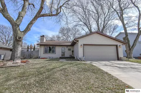 720 Rockhurst Dr, Lincoln, NE 68510