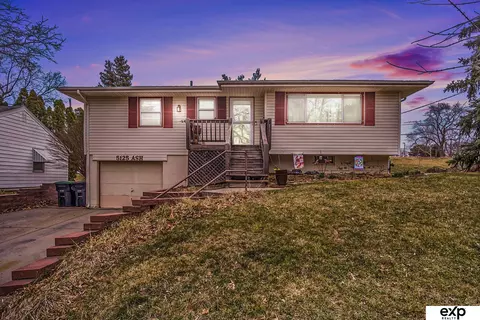 5125 Ash St, Omaha, NE 68137