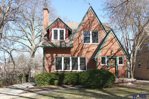 2944 Woodsdale Blvd, Lincoln, NE 68502