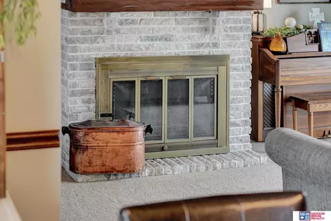 Living - 643 Overlook Ln, Beatrice, NE 68310 photo 3 of 7