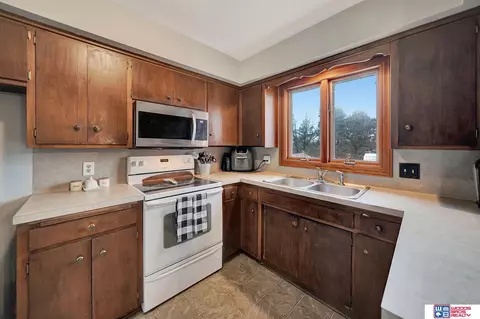 Kitchen - 643 Overlook Ln, Beatrice, NE 68310 photo 2 of 2