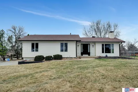 Exterior - 643 Overlook Ln, Beatrice, NE 68310 photo 3 of 12