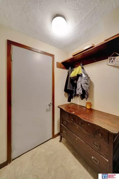 Entry Way - 643 Overlook Ln, Beatrice, NE 68310 photo 3 of 3