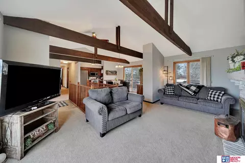 Living - 643 Overlook Ln, Beatrice, NE 68310 photo 5 of 7