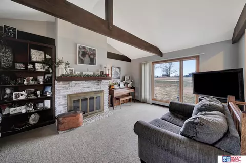 Living - 643 Overlook Ln, Beatrice, NE 68310 photo 2 of 7