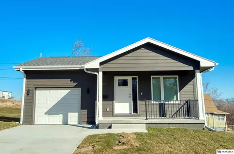 2810 Parker St, Omaha, NE 68111