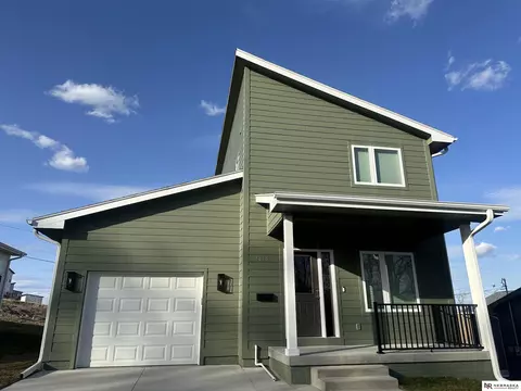 2818 Parker St, Omaha, NE 68111