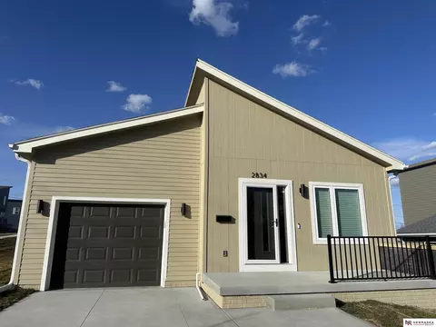 2834 Parker St, Omaha, NE 68111