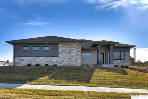21205 C St, Omaha, NE 68022