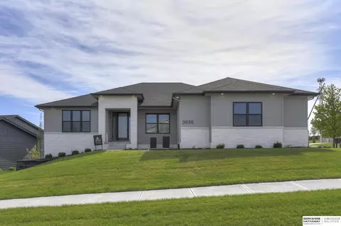 3935 S 213 Ave, Omaha, NE 68022