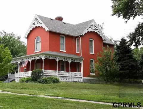 105 S Park St, Hooper, NE 68031