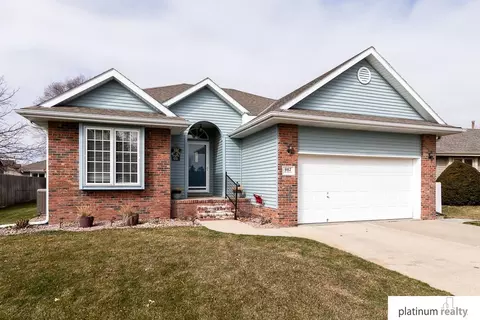 987 Sheridan St, Fremont, NE 68025