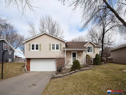 3320 Wildbriar Ln, Lincoln, NE 68516