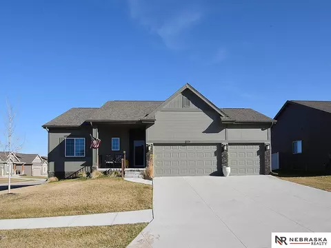 21214 Monroe St, Elkhorn, NE 68022