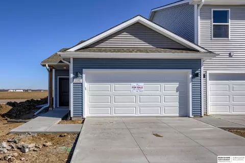 2182 N Aaron Way, Fremont, NE 68025