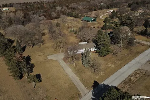 11300 Wenzel Dr, Lincoln, NE 68527