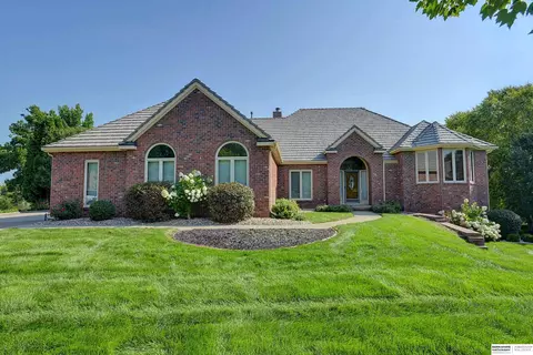 3325 N 130 Cir, Omaha, NE 68164