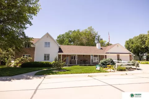 209 S 4th Ave, Mccool Junction, NE 68401