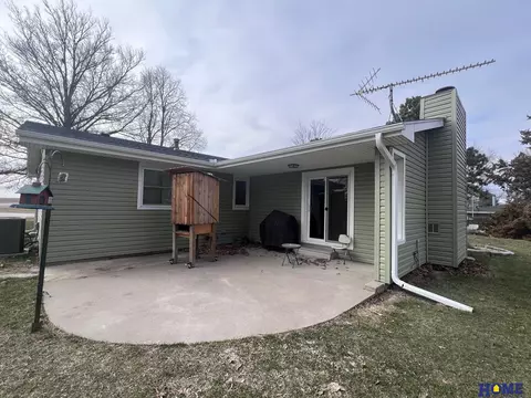Exterior - 1502 313th Rd, Seward, NE 68434 photo 3 of 7