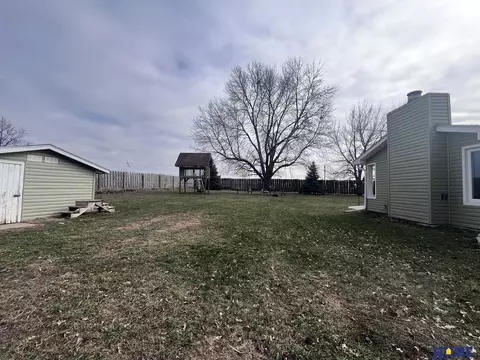 Exterior - 1502 313th Rd, Seward, NE 68434 photo 6 of 7