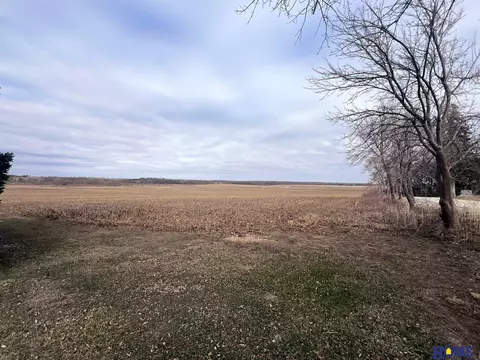 Exterior - 1502 313th Rd, Seward, NE 68434 photo 7 of 7