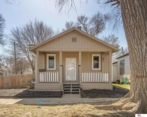 739 Mill St, Council Bluffs, IA 51503