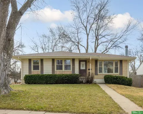 9103 Charles St, Omaha, NE 68114