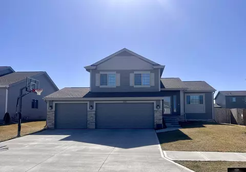 21201 Monroe St, Elkhorn, NE 68022
