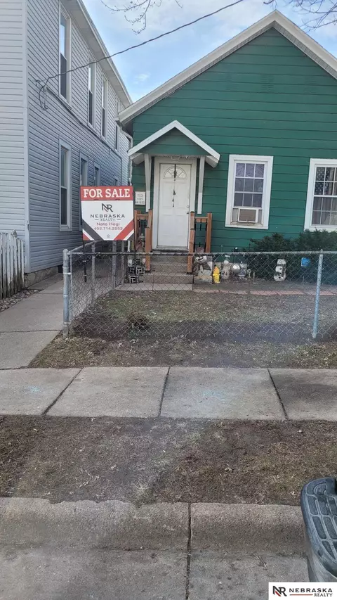 1105 Briggs St, Omaha, NE 68108