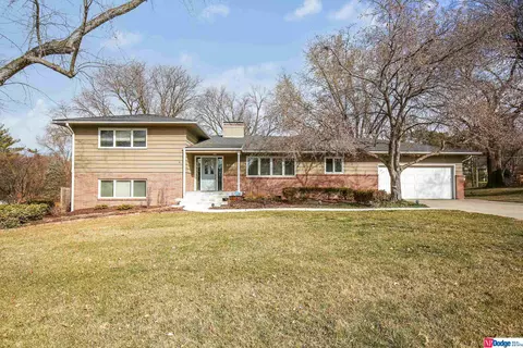 8736 Hickory St, Omaha, NE 68124