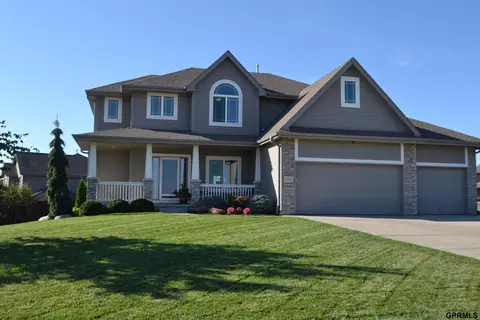 17303 Rachel Snowden Pkwy, Bennington, NE 68007