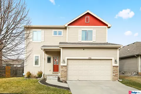 4506 Waterford Ave, Papillion, NE 68133