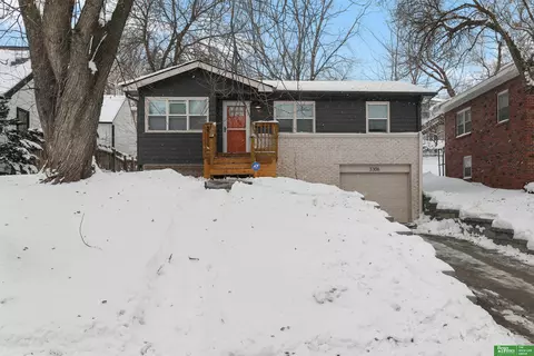 3306 N 56 St, Omaha, NE 68104