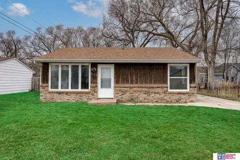 225 S L St, Fremont, NE 68025