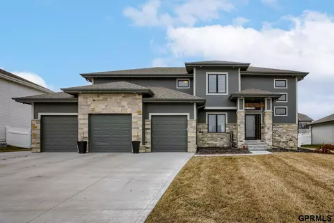 10102 S 186 Ave, Omaha, NE 68136