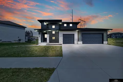 2515 N 187th Cir, Omaha, NE 68022
