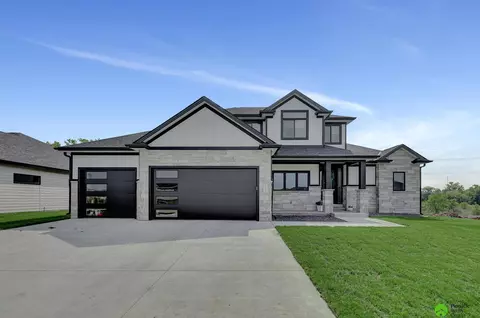3459 Tree Line Dr, Lincoln, NE 68516