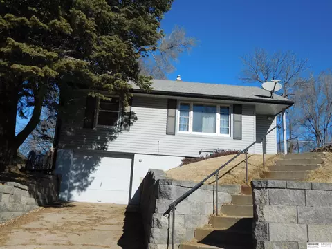 1326 Harrison St, Omaha, NE 68147