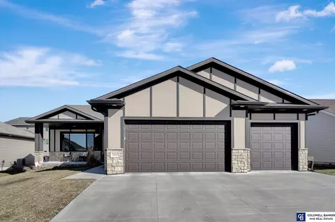 7622 S 79th St, Lincoln, NE 68516