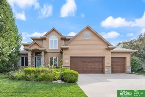 819 S 195 St, Elkhorn, NE 68022